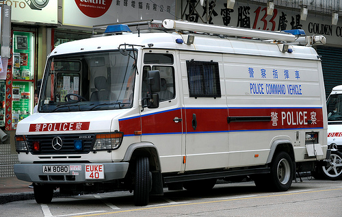 如何评价香港警察的冲锋车?