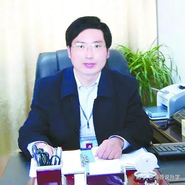 盐城市神州路初级中学校长 高景中鸿鹄振翅九万里,终遂蟾宫桂枝香!