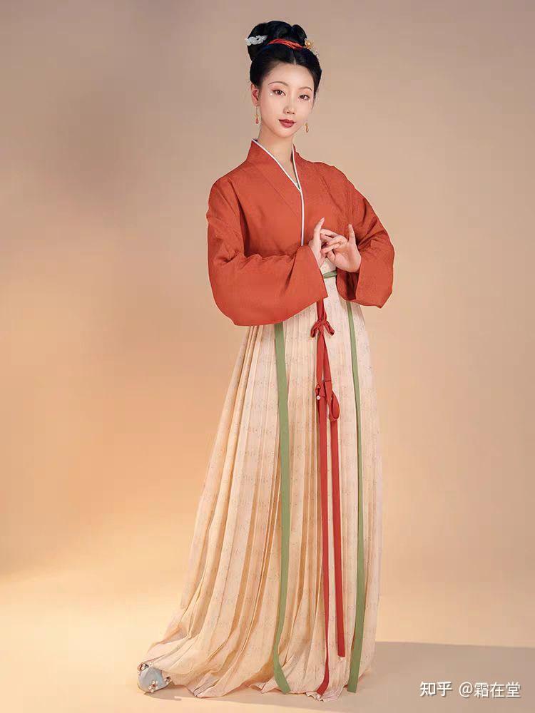 怎么看《大宋宫词》里后宫的服饰妆容及走路的姿态感官像演成了日系?