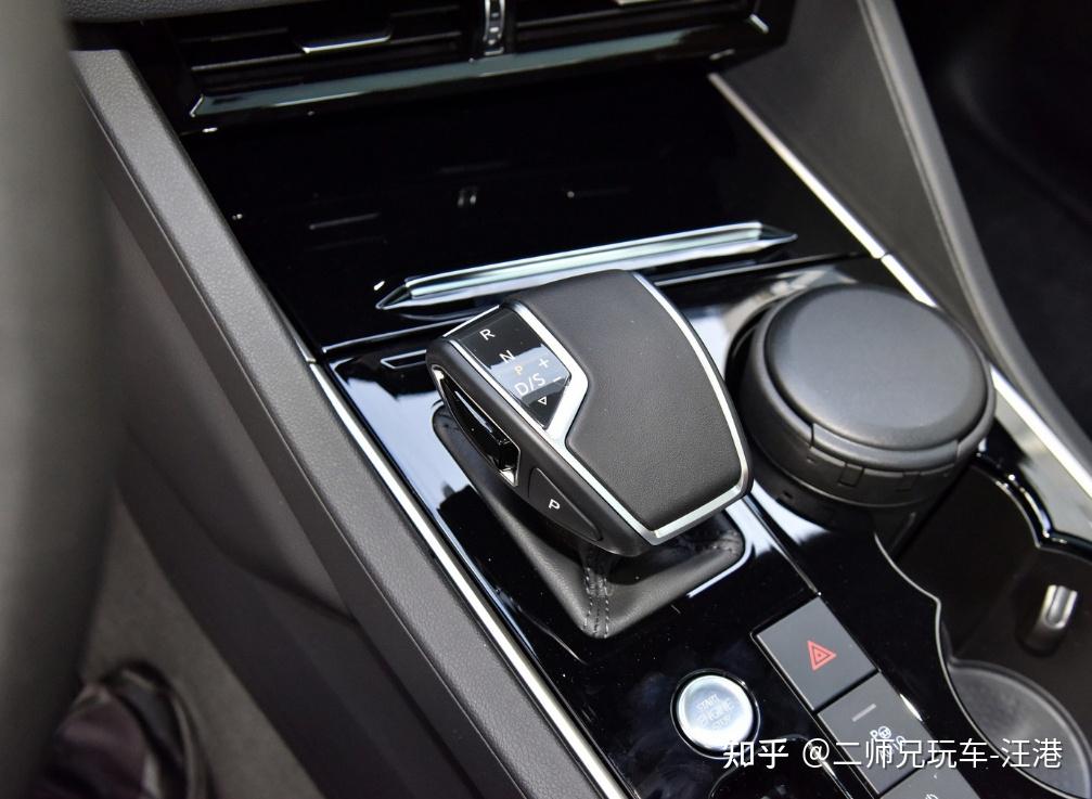 标配全时四驱的大众途锐该咋选?购车手册请收好