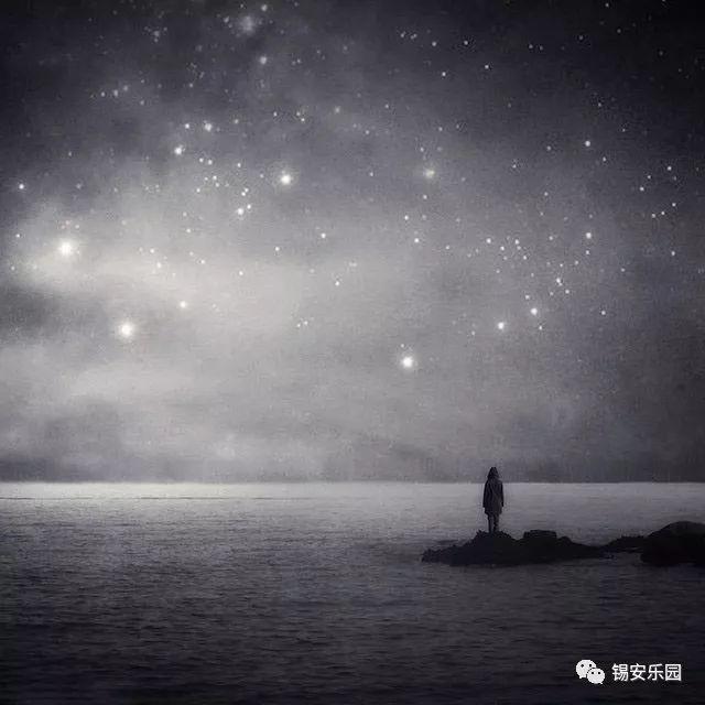 情绪,自我否定抑郁症三大感受:无用感,无助感,无望感抑郁症两大情绪