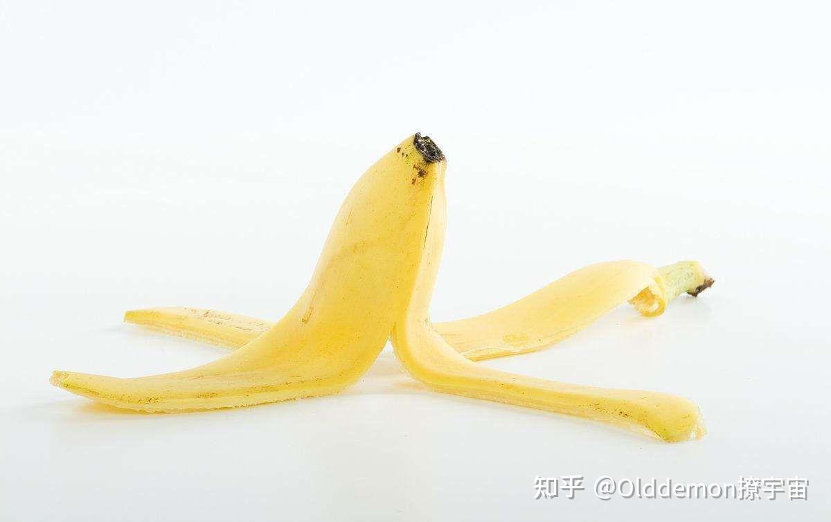 有的物理学家提出了香蕉皮假说.