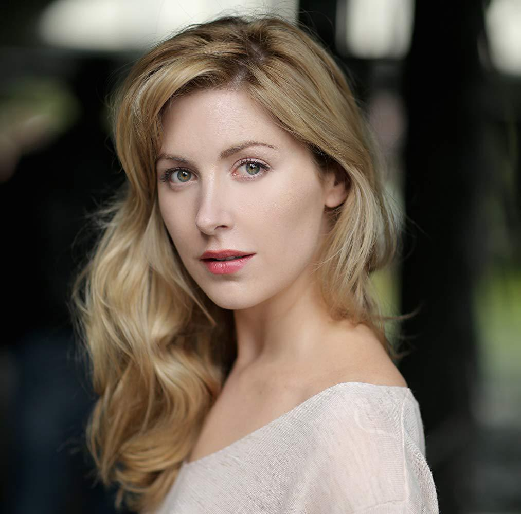 群像角色代餐——代餐:卜鸟-卡珊德拉·瓦布拉斯基演员:艾玛