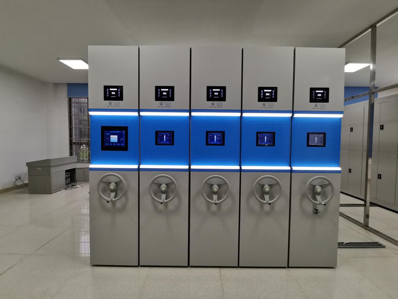 面对以上问题以及智慧档案馆建设的新需求,许多智能档案柜厂家推出一