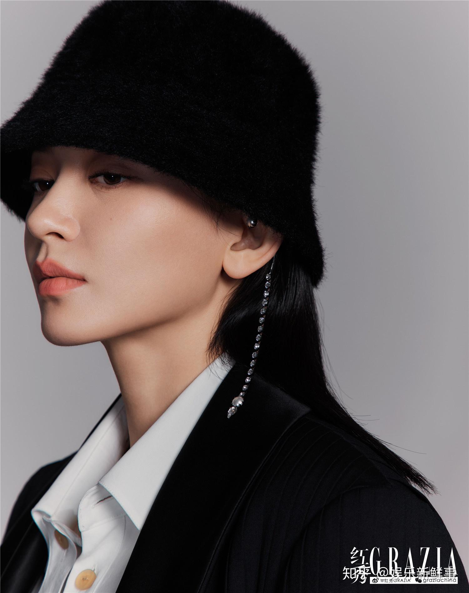 施诗最新复古大片曝光前卫摩登演绎新潮格调