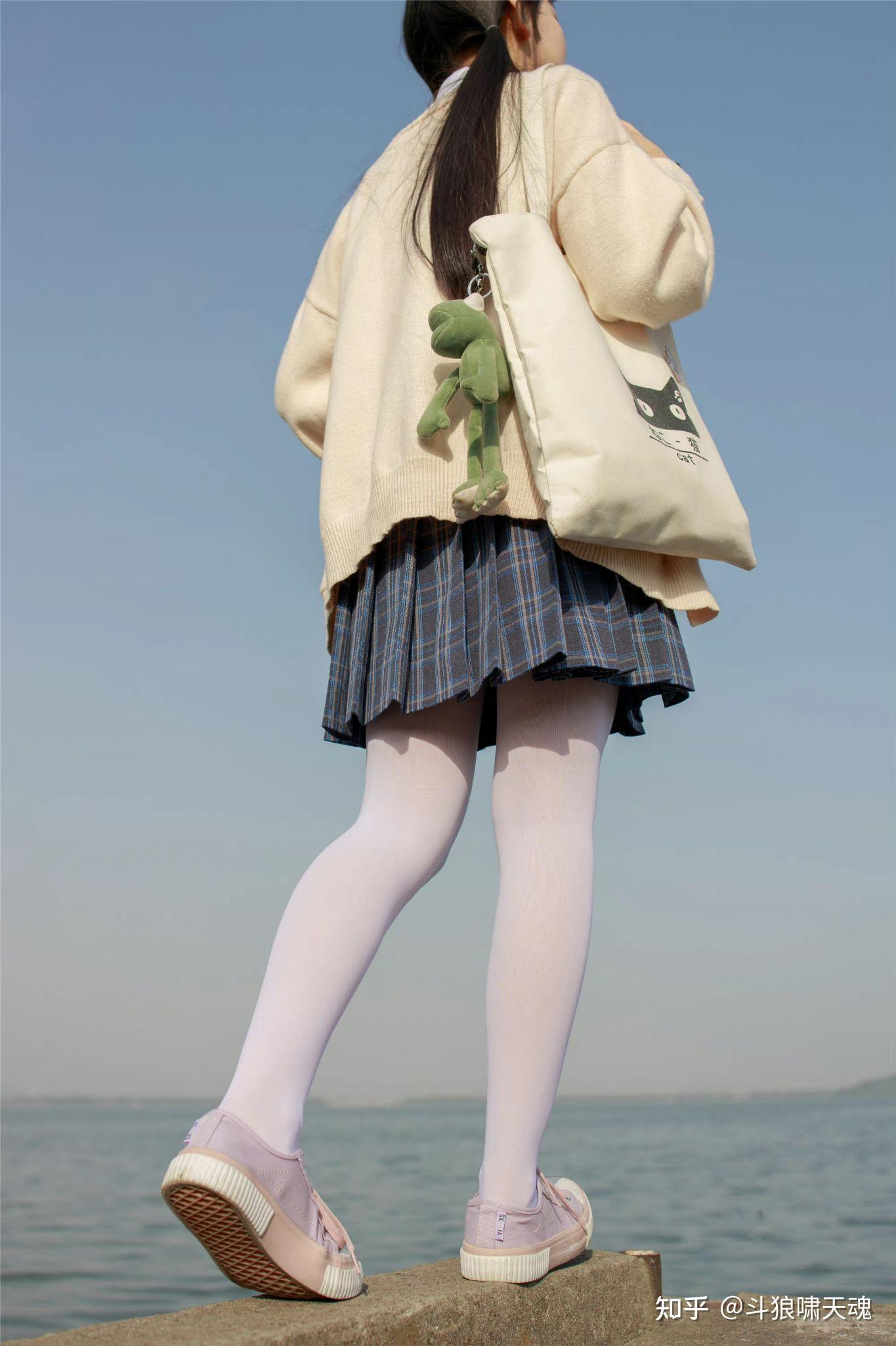 什么颜色的jk配白裤袜好看