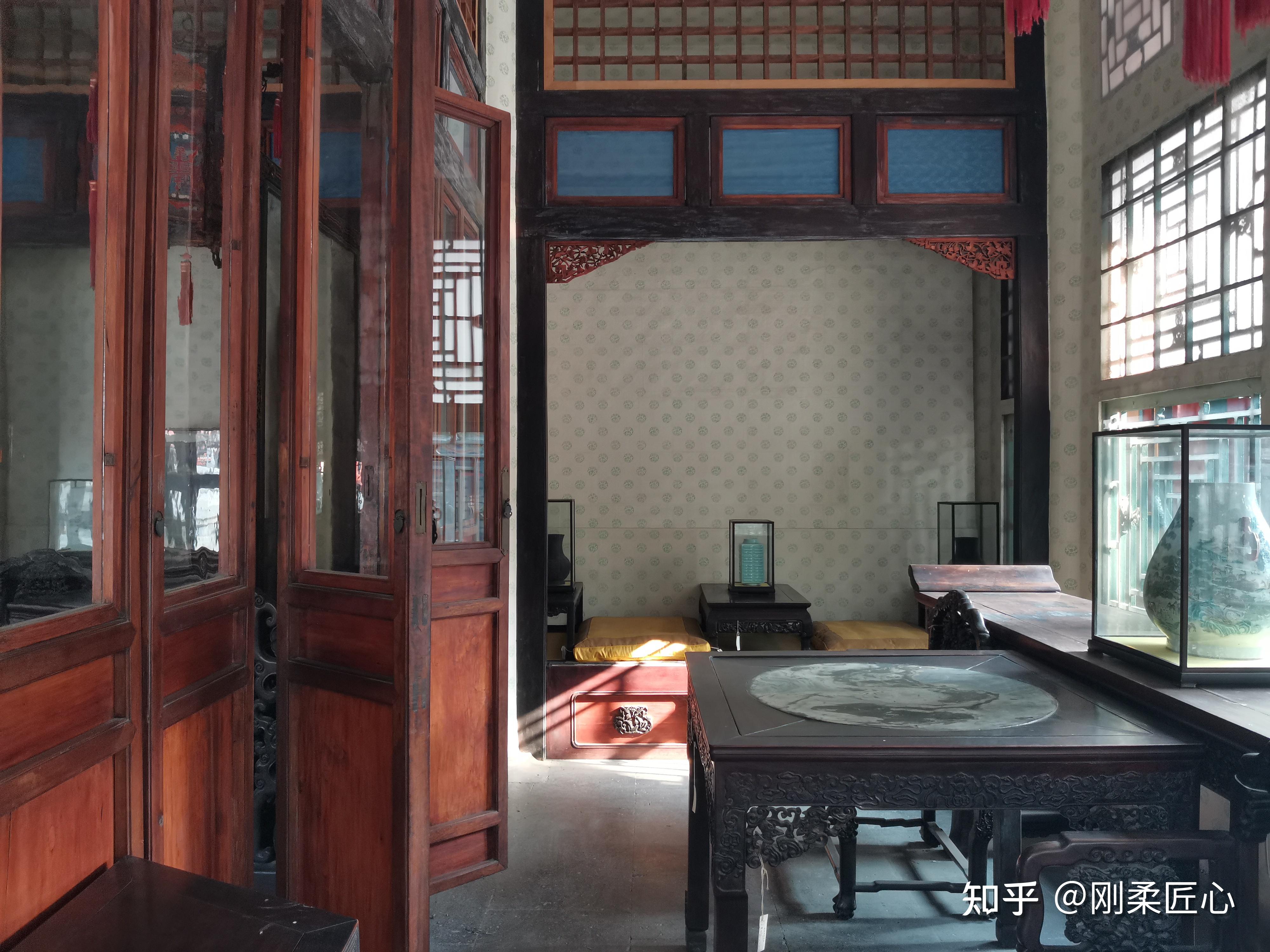 颐和园芳辉殿内景这里存放着慈禧太后的寿礼