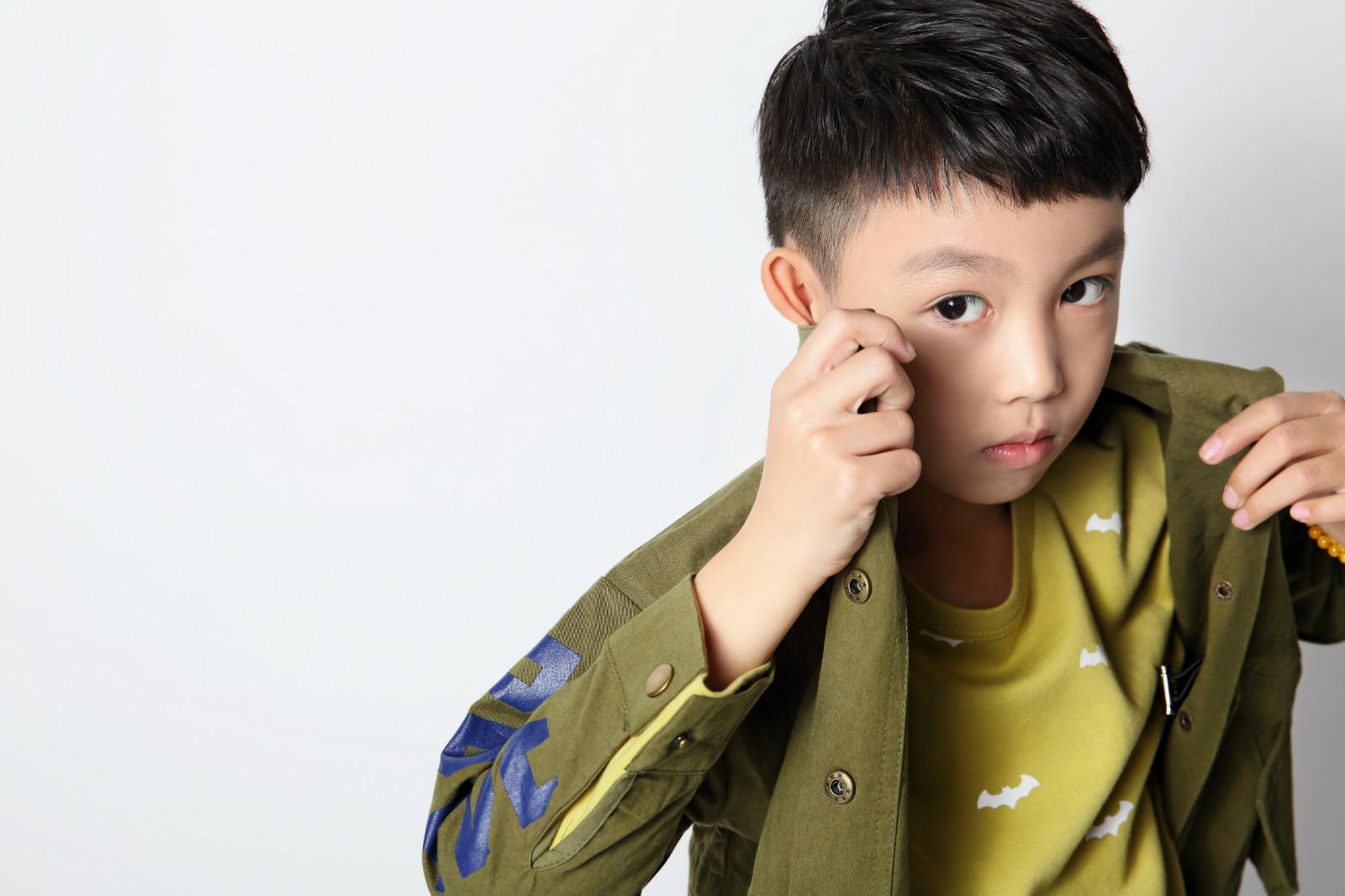 中娱新影童星刘天一录制个人单曲邮寄彩虹