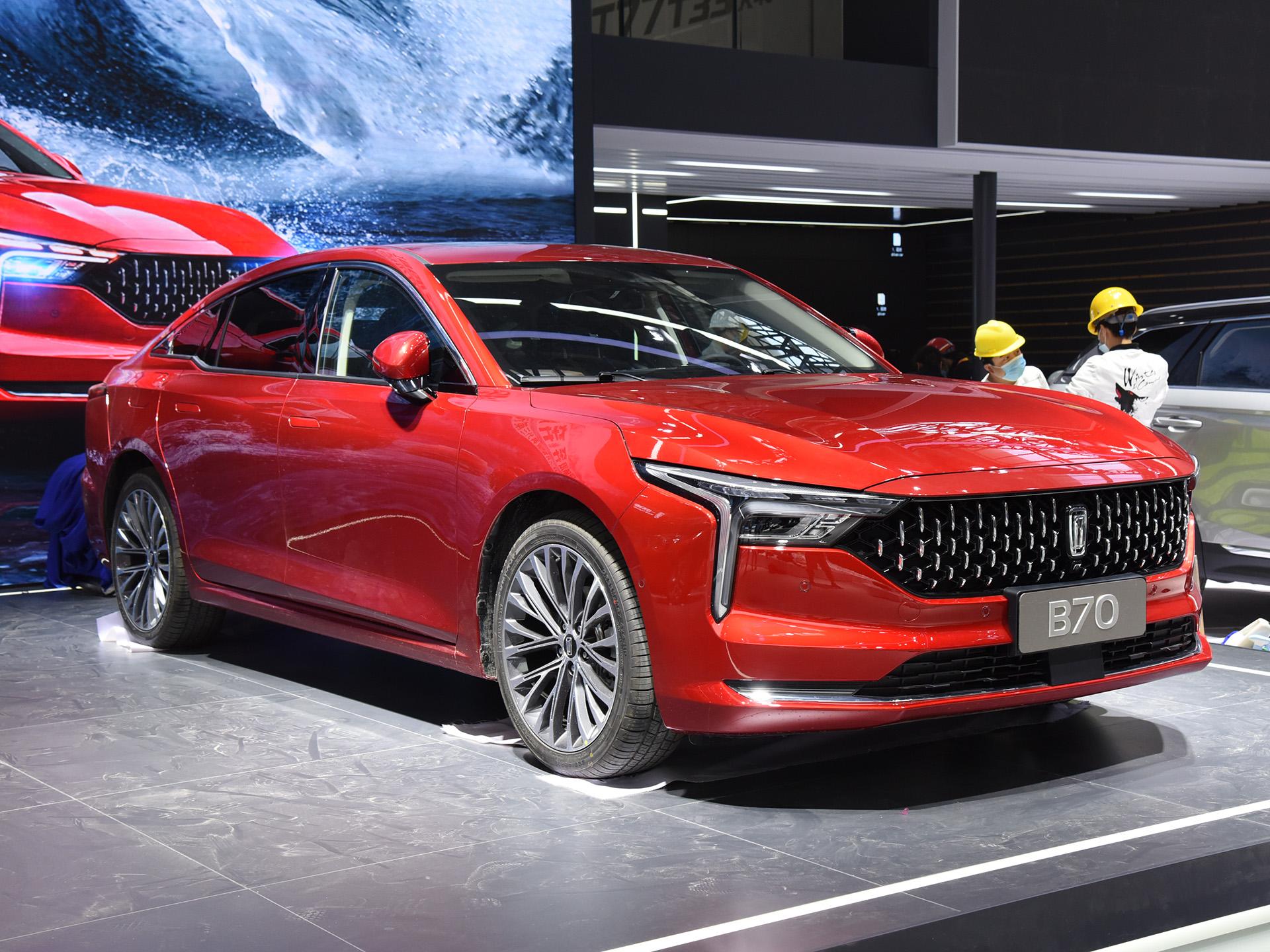 降维打击售价999万起全新奔腾b70上市