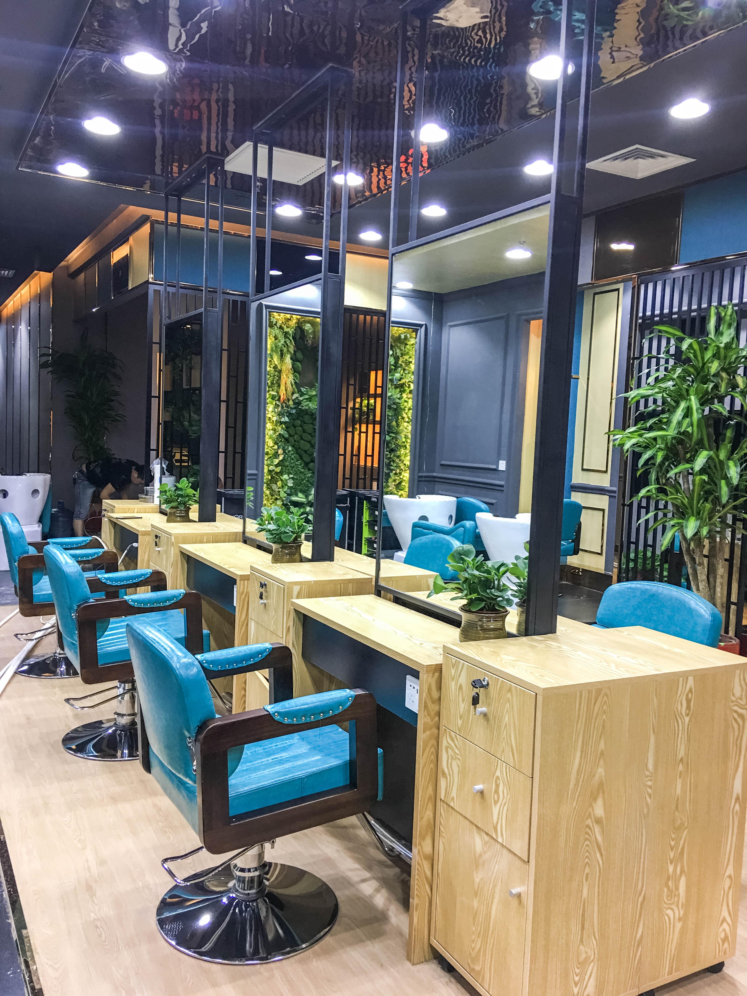 高级复古撞色打造优雅美发沙龙