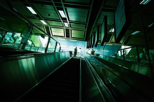 哪款微单或者卡片机能提升这些画面的质量?附