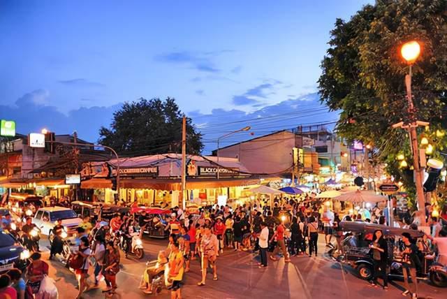 清迈周日夜市重新开放只可惜辉煌不再