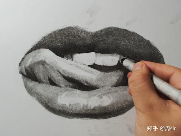 如何畫素描中的寫實嘴巴