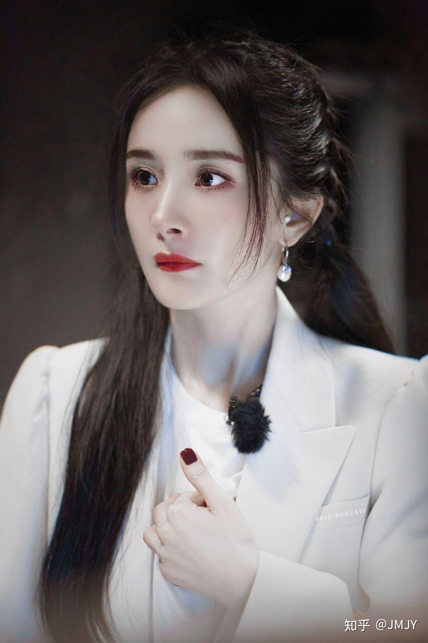 双马尾的御姐什么样