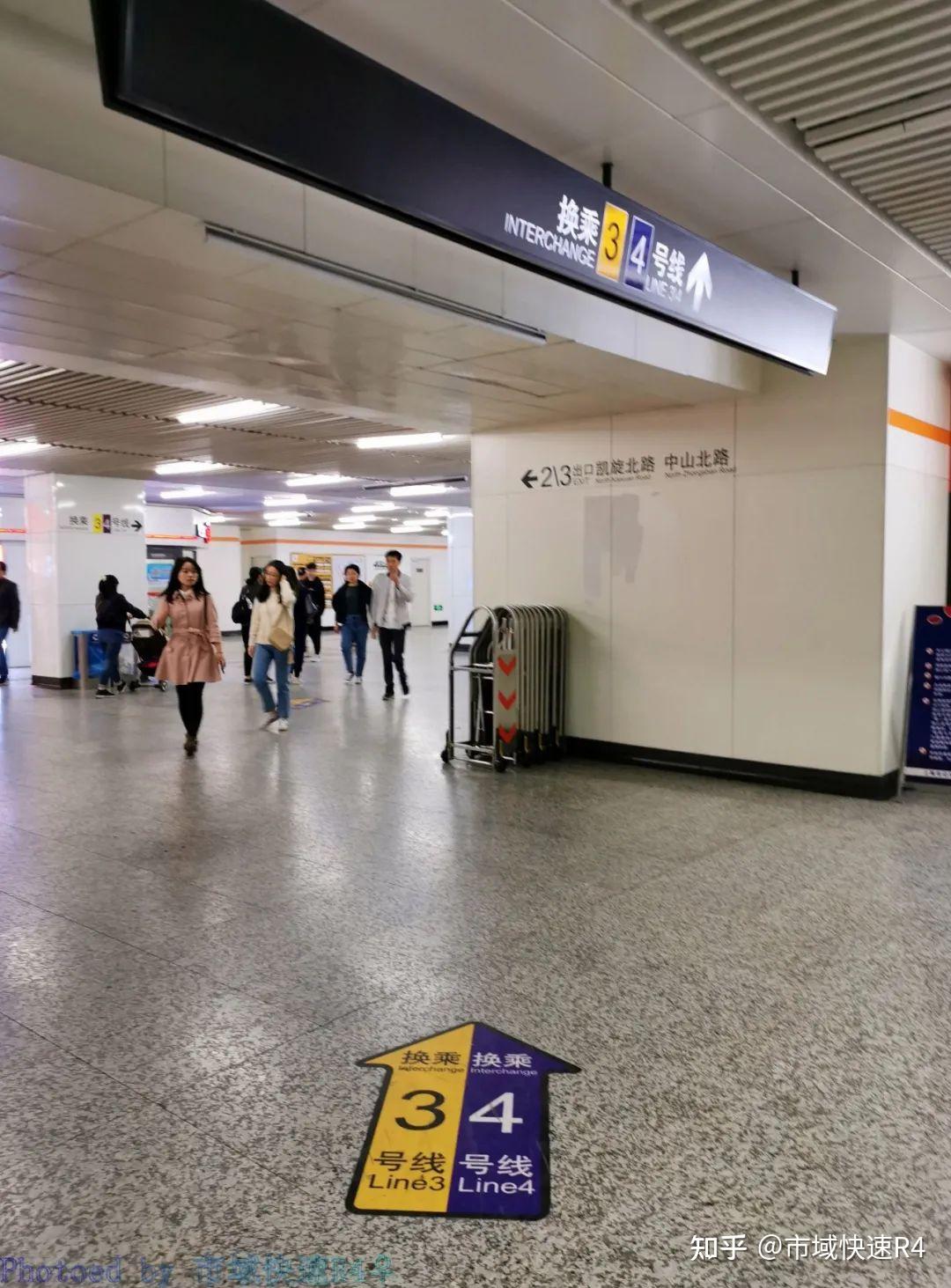 镇坪路站347号线换乘站7号线与34号线构成长距离通道换乘连接7号