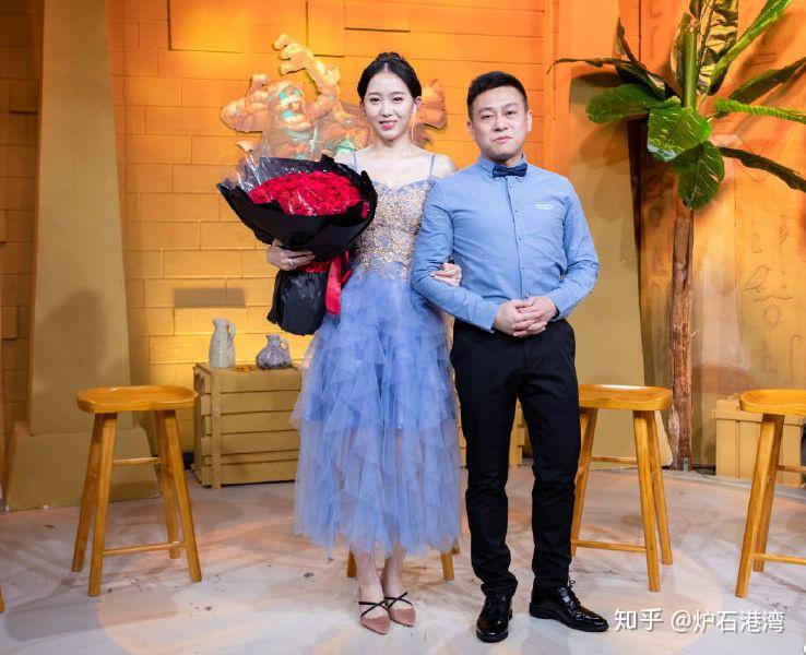 谁说玩炉石没对象虎牙春哥求婚成功衣024学会了吗