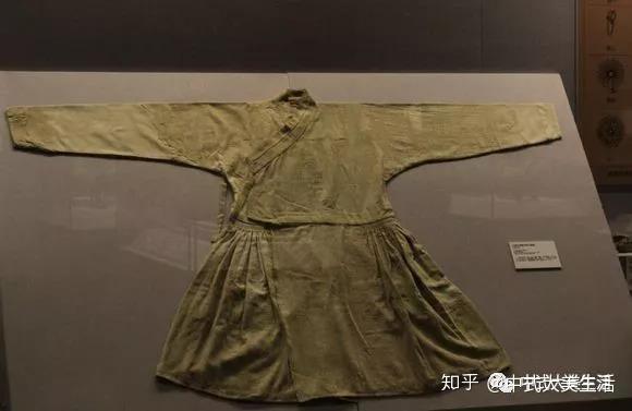 元代官服最时尚:头戴“太阳帽”,身着“百褶裙”…… - 知乎