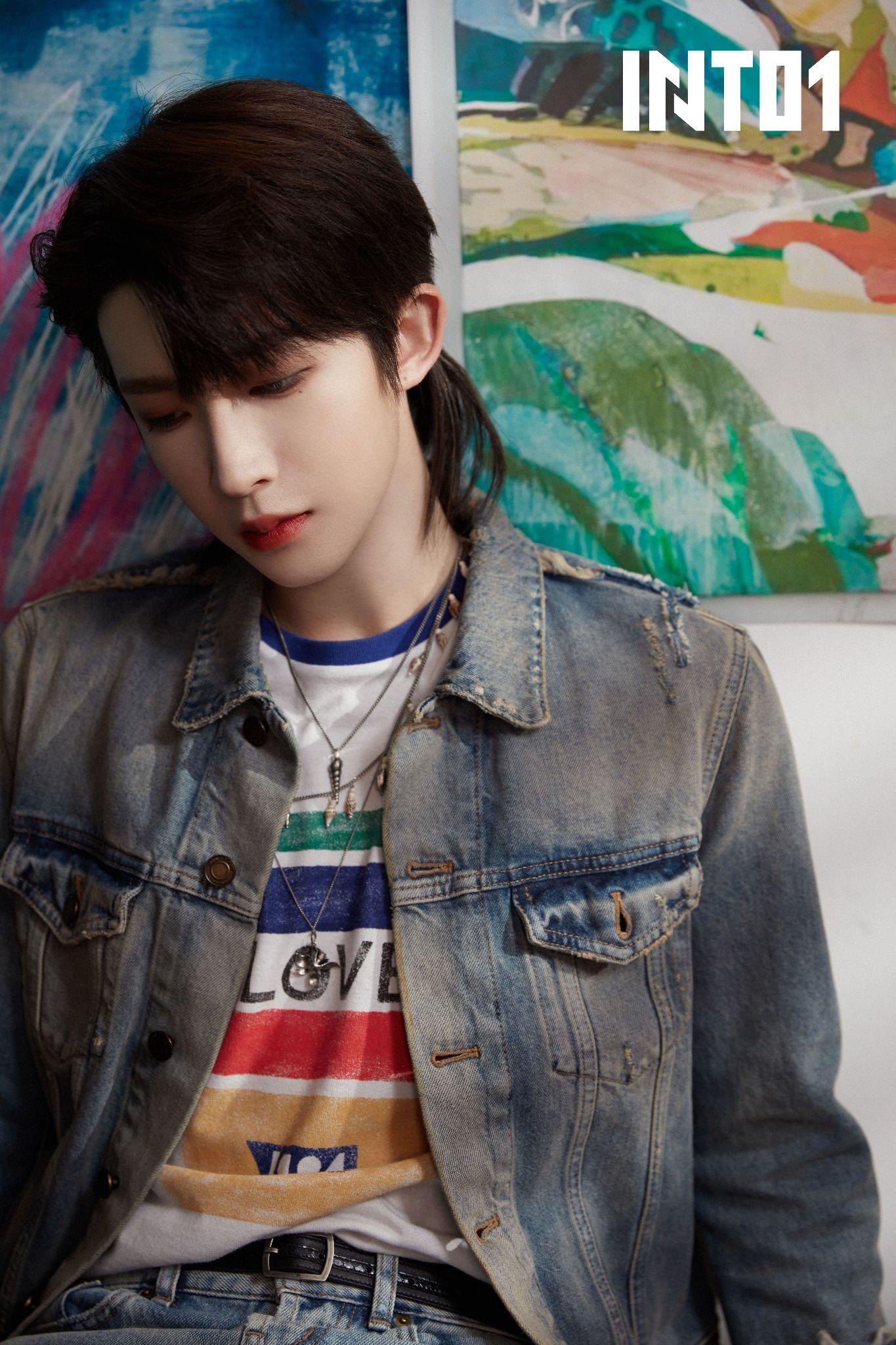 听说c位出道的国际男团into1队长刘宇妆很浓