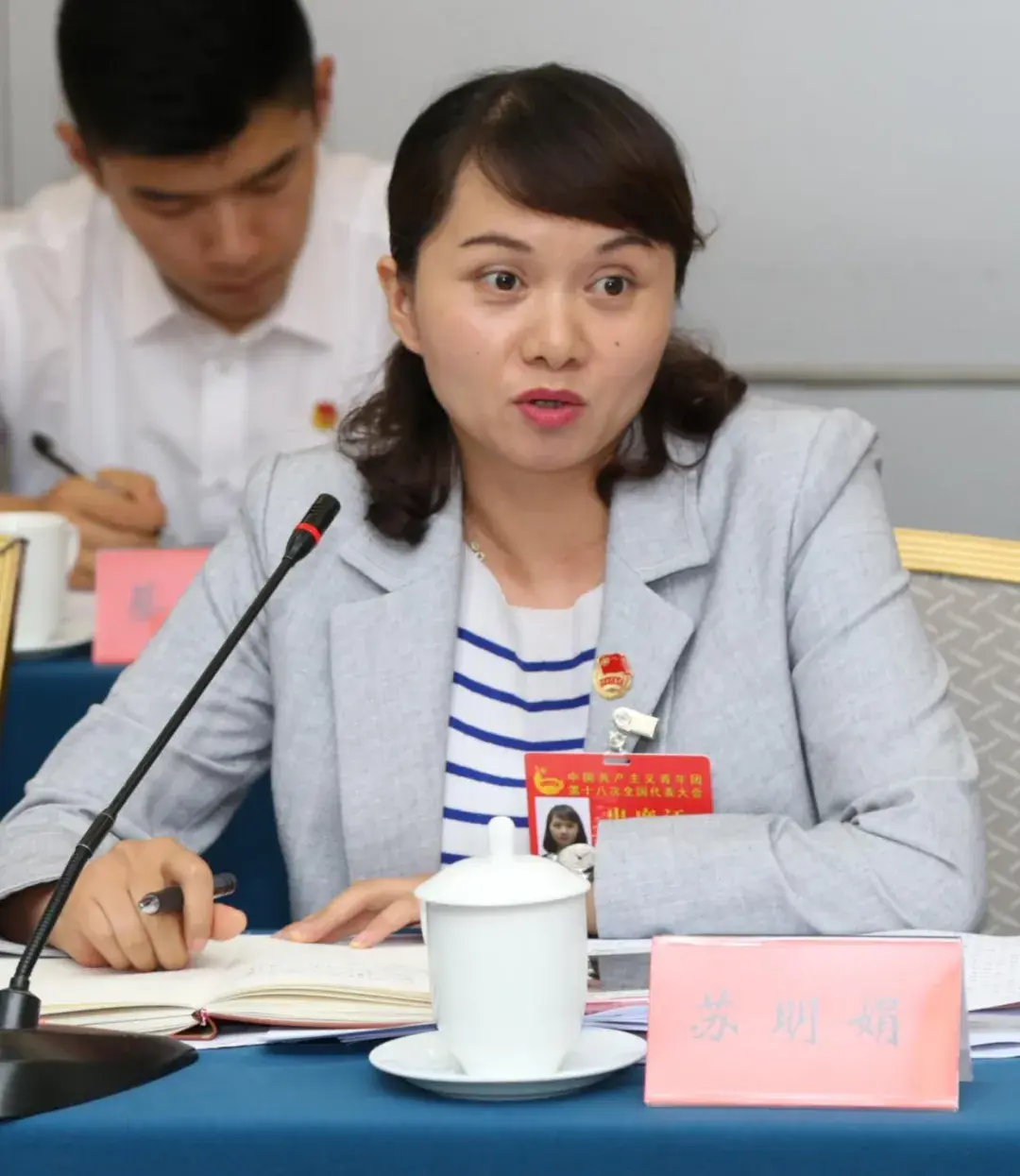 不敢想象这个教科书里的大眼睛女孩已是副厅级干部