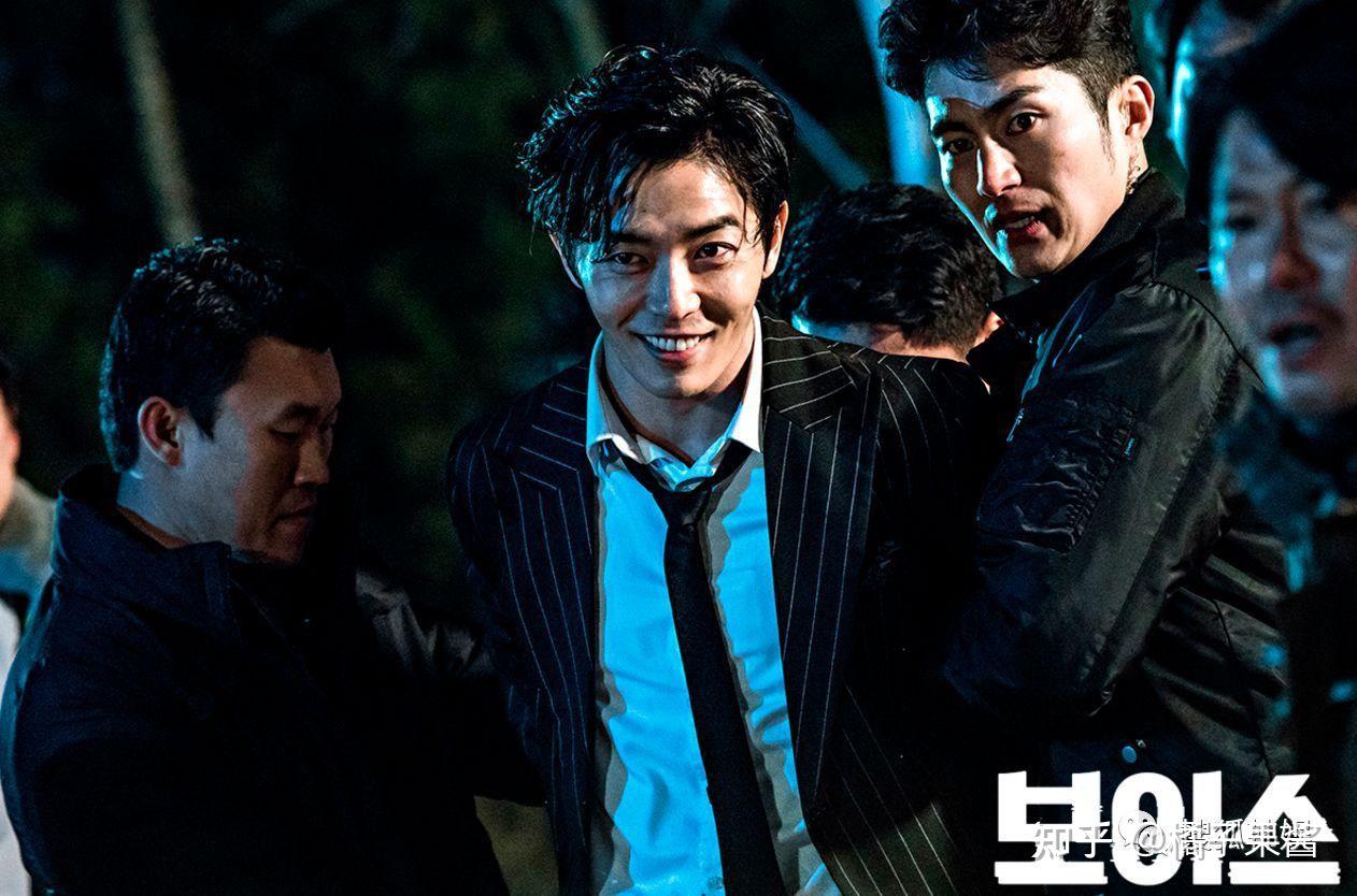 《vip》第二部2017年任时完饰演贤秀的犯罪动作电影《不汗党:坏家伙们