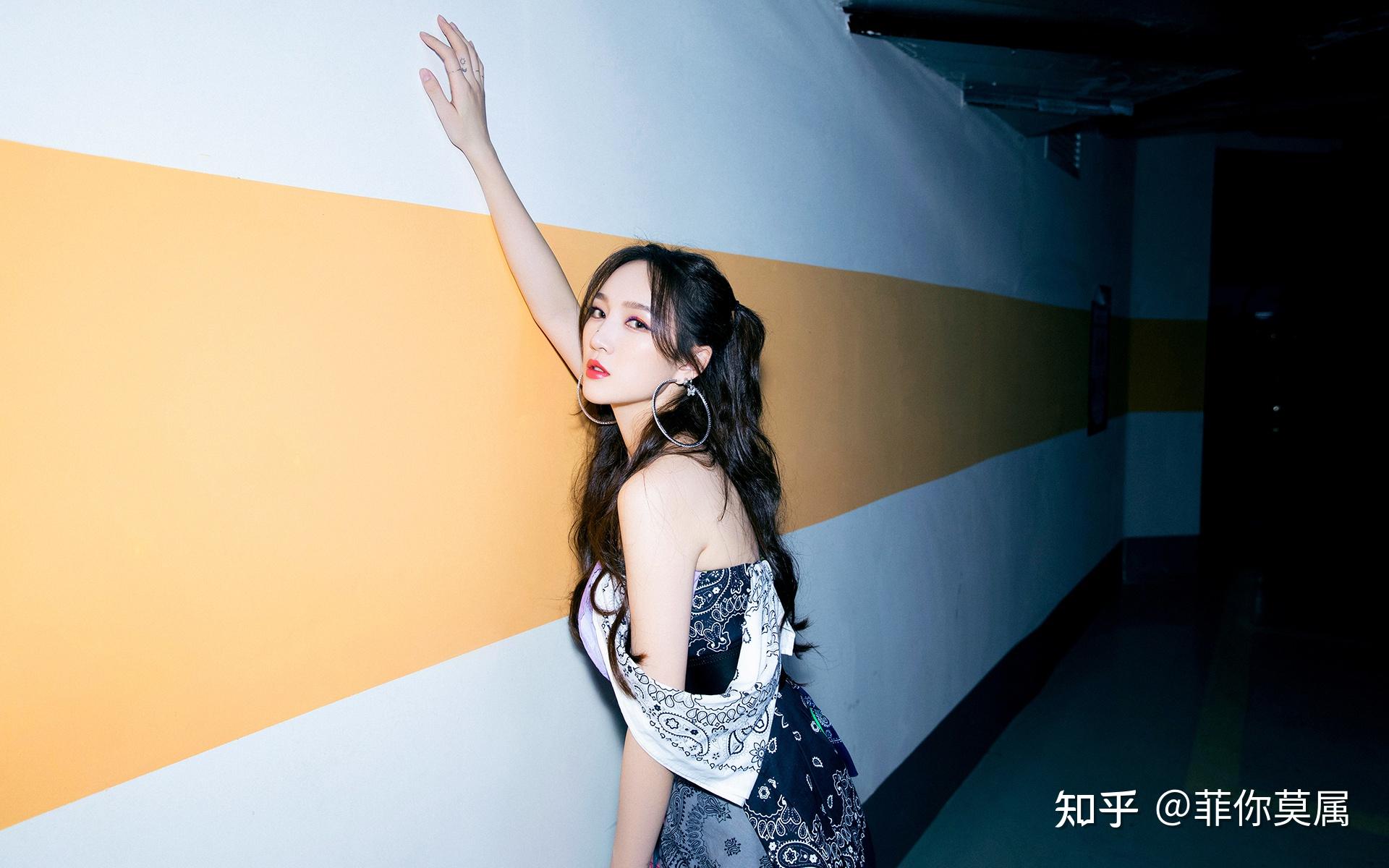 你看过哪些让人怦然心动的女生美背照? - 知乎