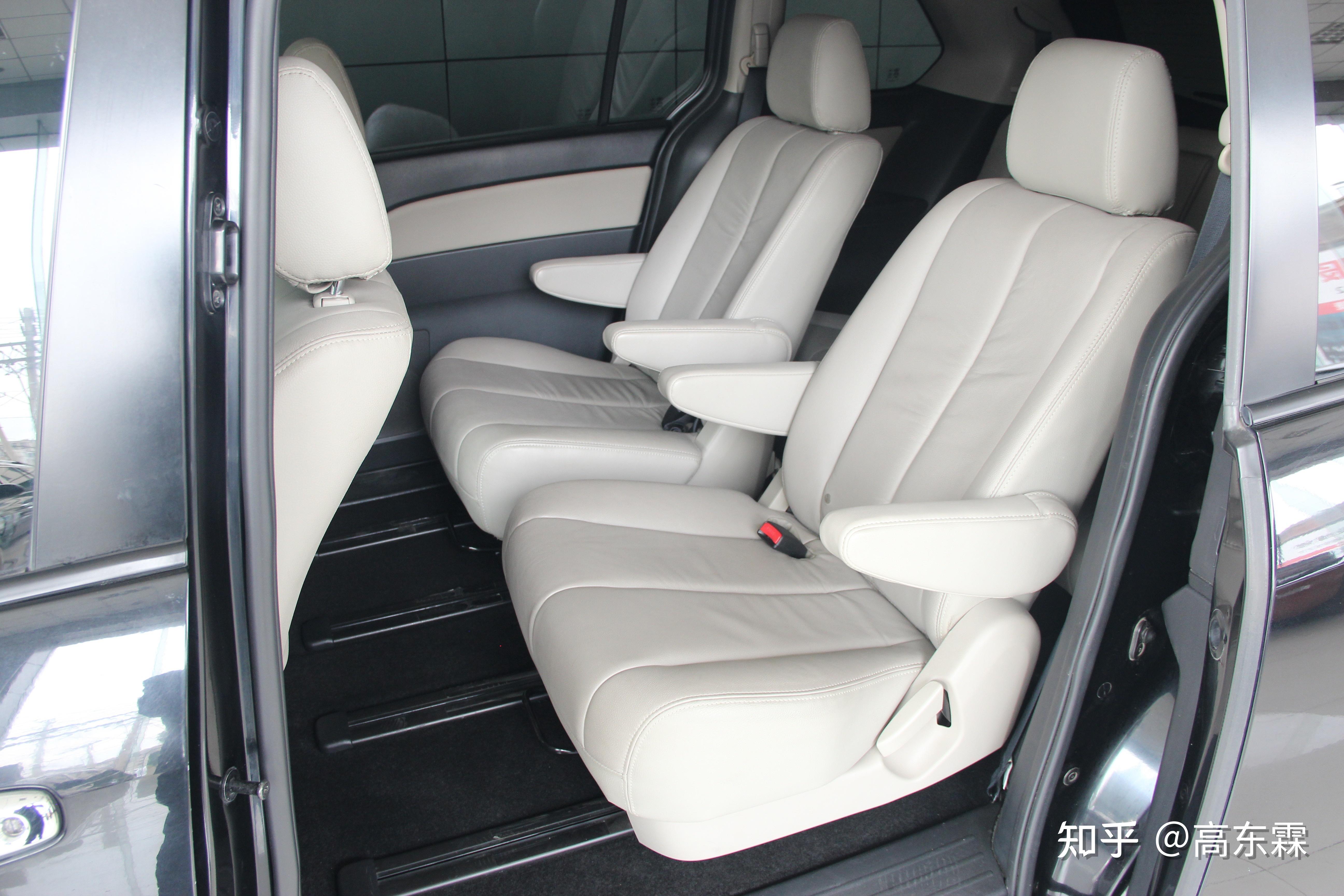 马自达8,非常魔幻的一台家用mpv,新车当年售价20 ,至尊版24.