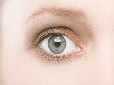 眼睛有黑影飘动是怎么医治 v2-44456edb1b38de78ef6f5b59ef285975_1440w.jpg?source=172ae18b