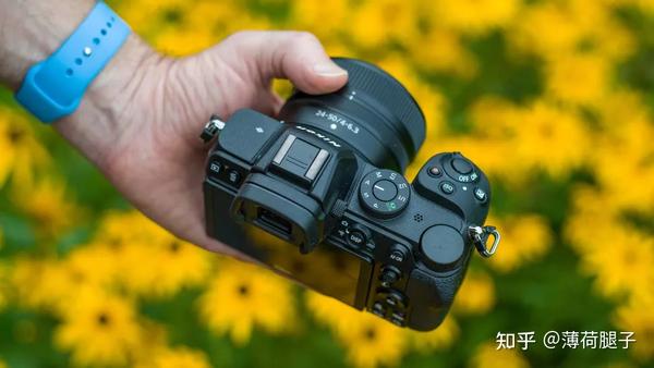 新手想买相机很纠结是买尼康z5还是索尼a7c？