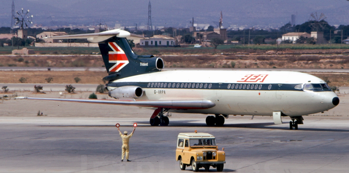 三叉戟客机起落架设计偏左对驾驶有特殊要求吗为什么要这么设计