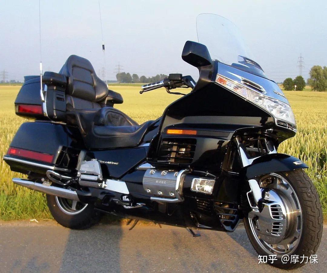 4,2001 honda gold wingrc51是一款高性能摩托车,搭载1000cc的双缸