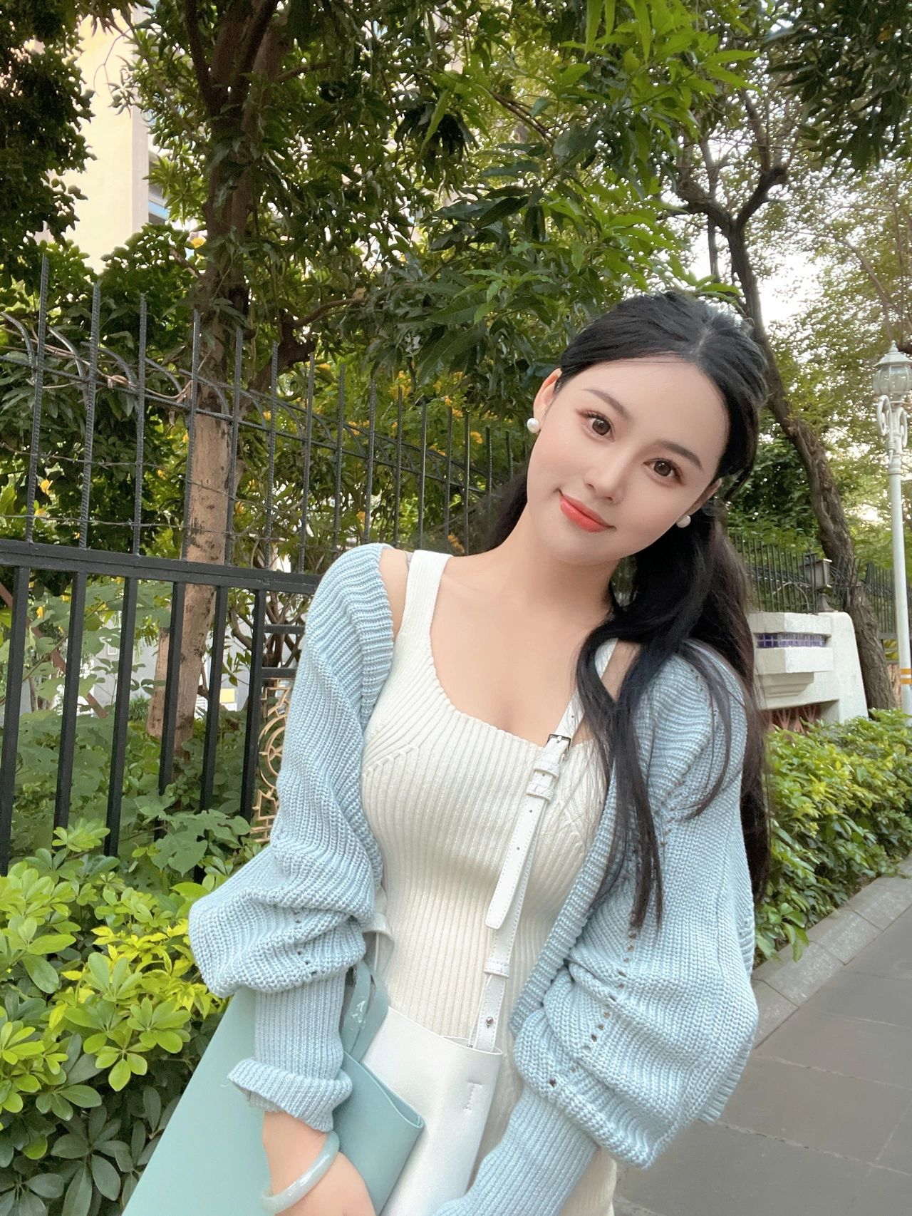 女大学生的穿着就应该朴素吗? - 知乎