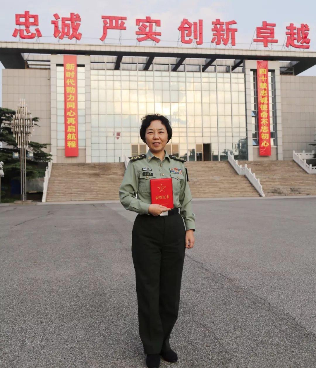 从教29年全军优秀教师于小红红红红最美航天人⒅