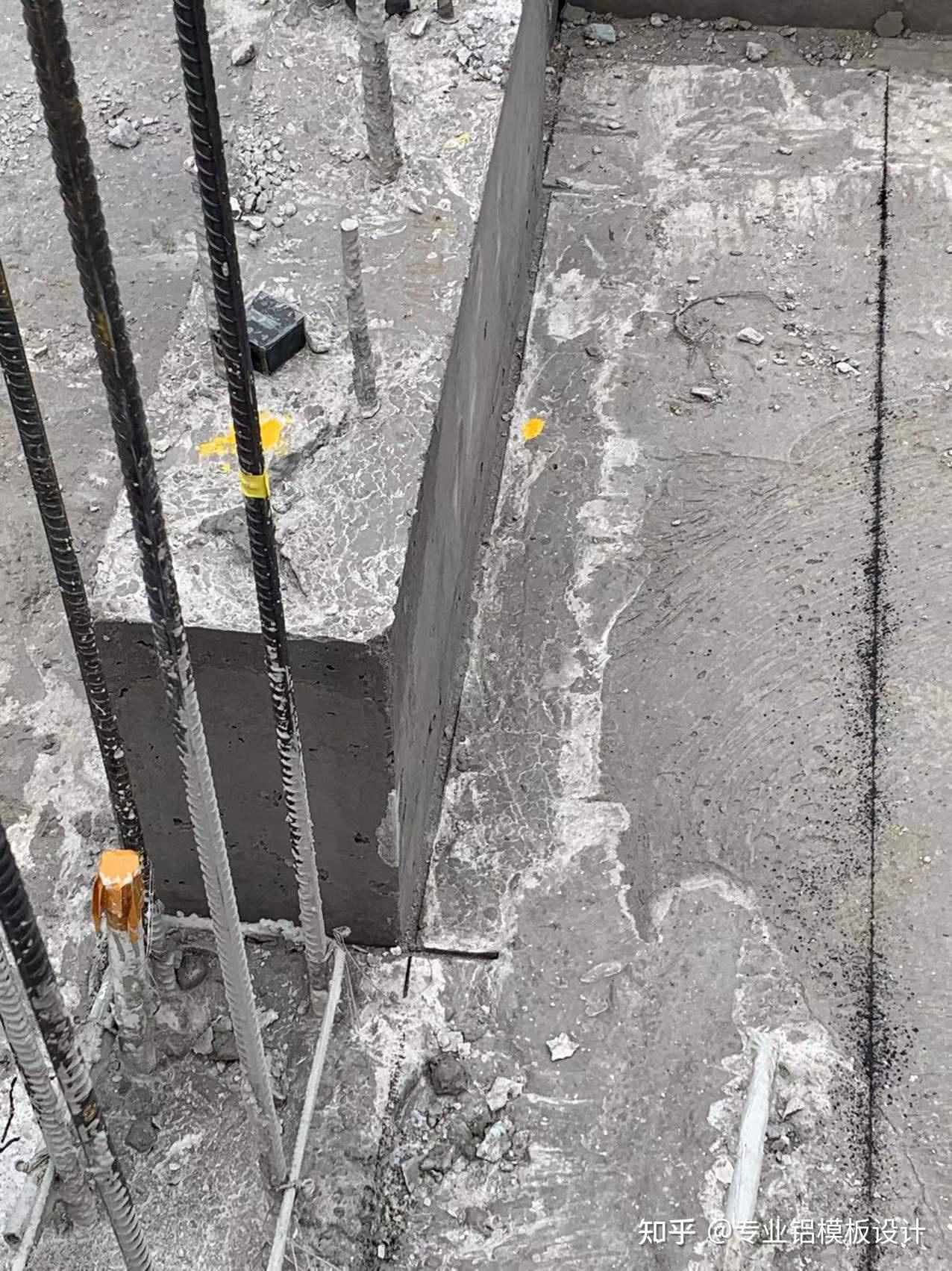 下面有我们吊模和反坎加固的样板效果,供大家参观.