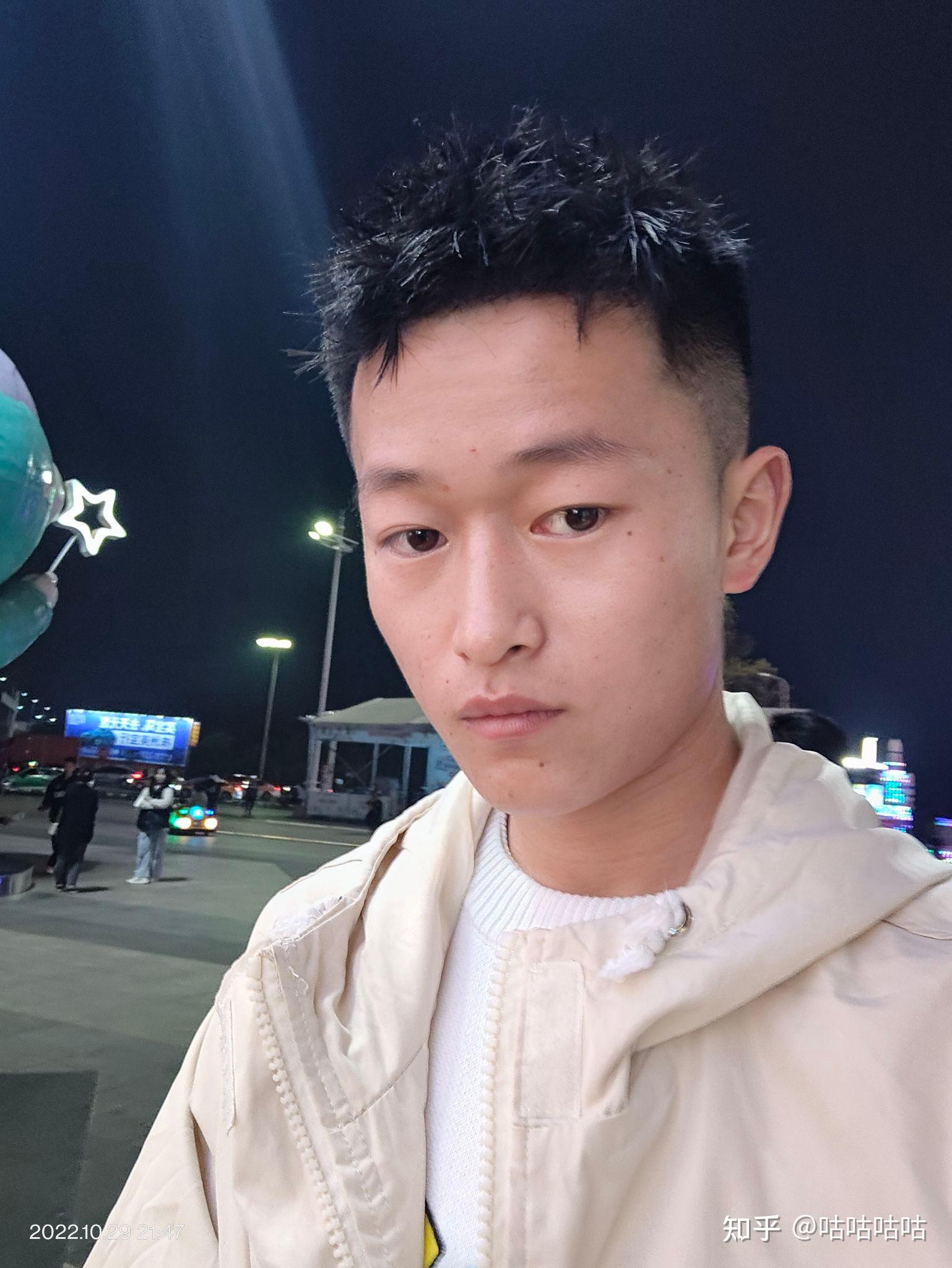 大学生男的想烫一个头发我想烫纹理烫但是又怕烫出来没什么效果不明显