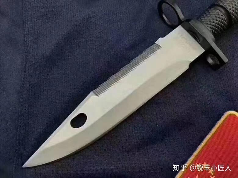 中国现役95枪族军刺