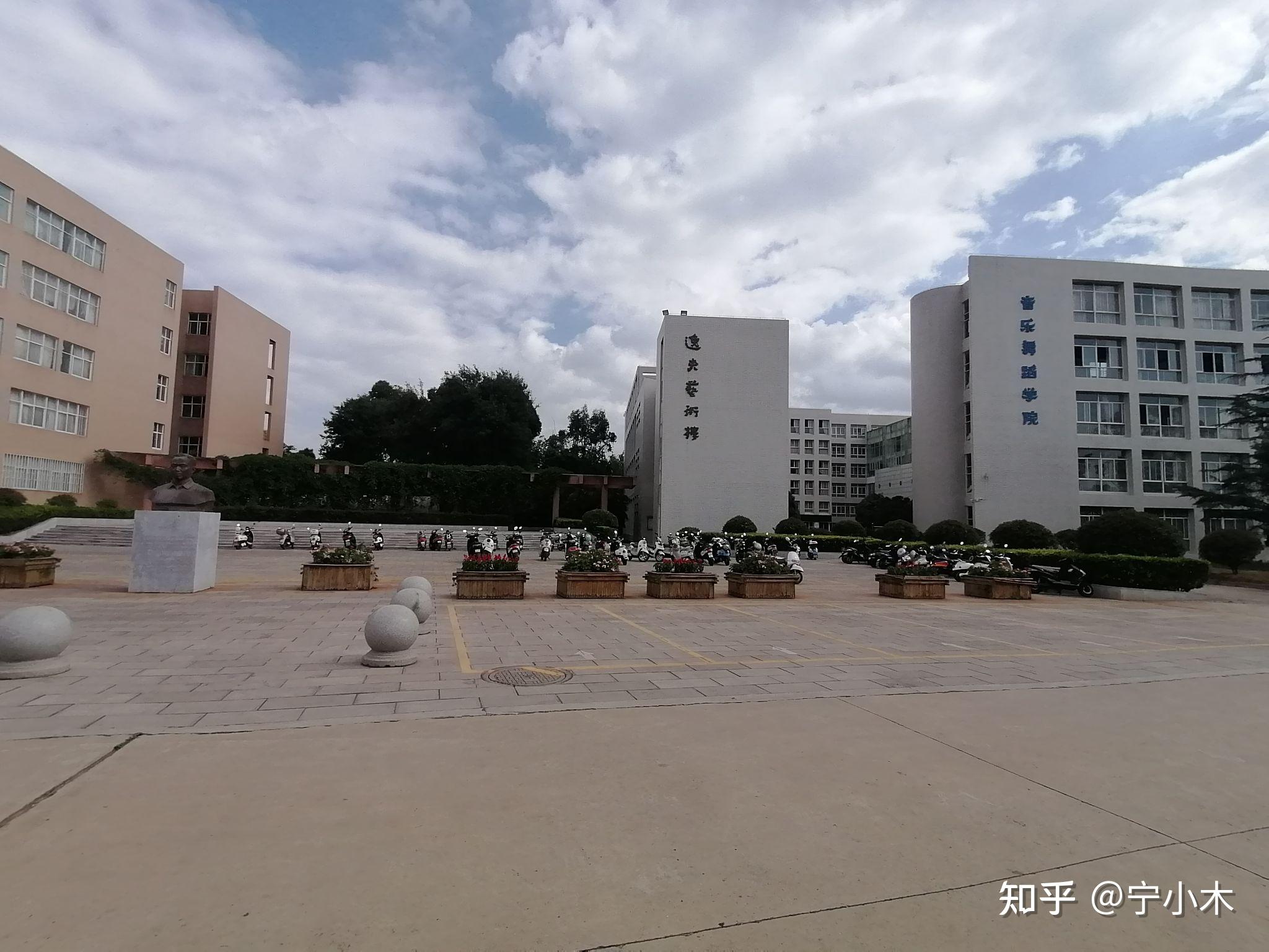 曲靖师范学院图书馆图片