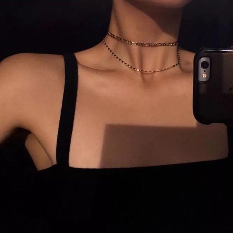 有没有那种只露肩的女孩头像像我头像这种的急需各位大神