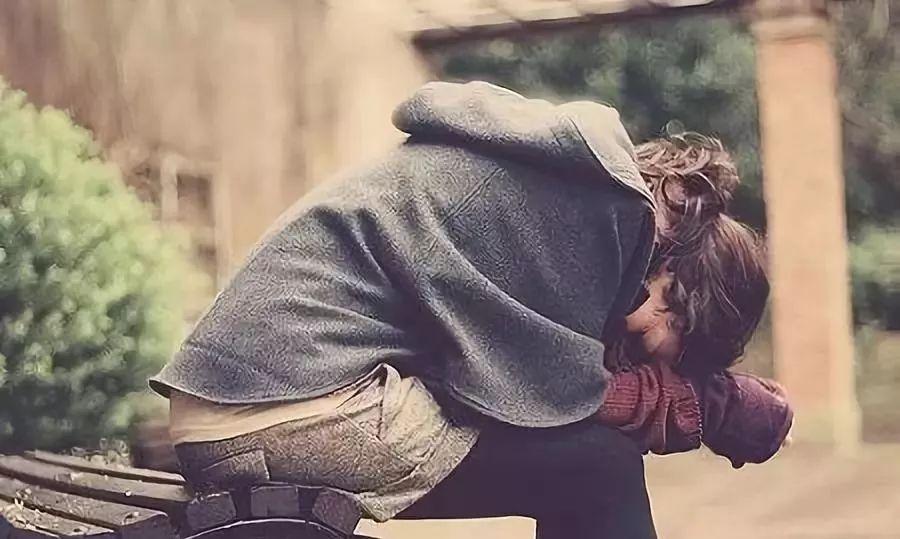 成年人的世界不敢轻易崩溃