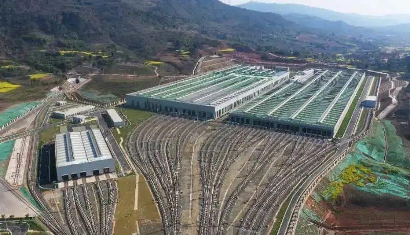 堪比20个足球场！VR下的新机场专线地铁“列车之家”太震撼！ - 知乎