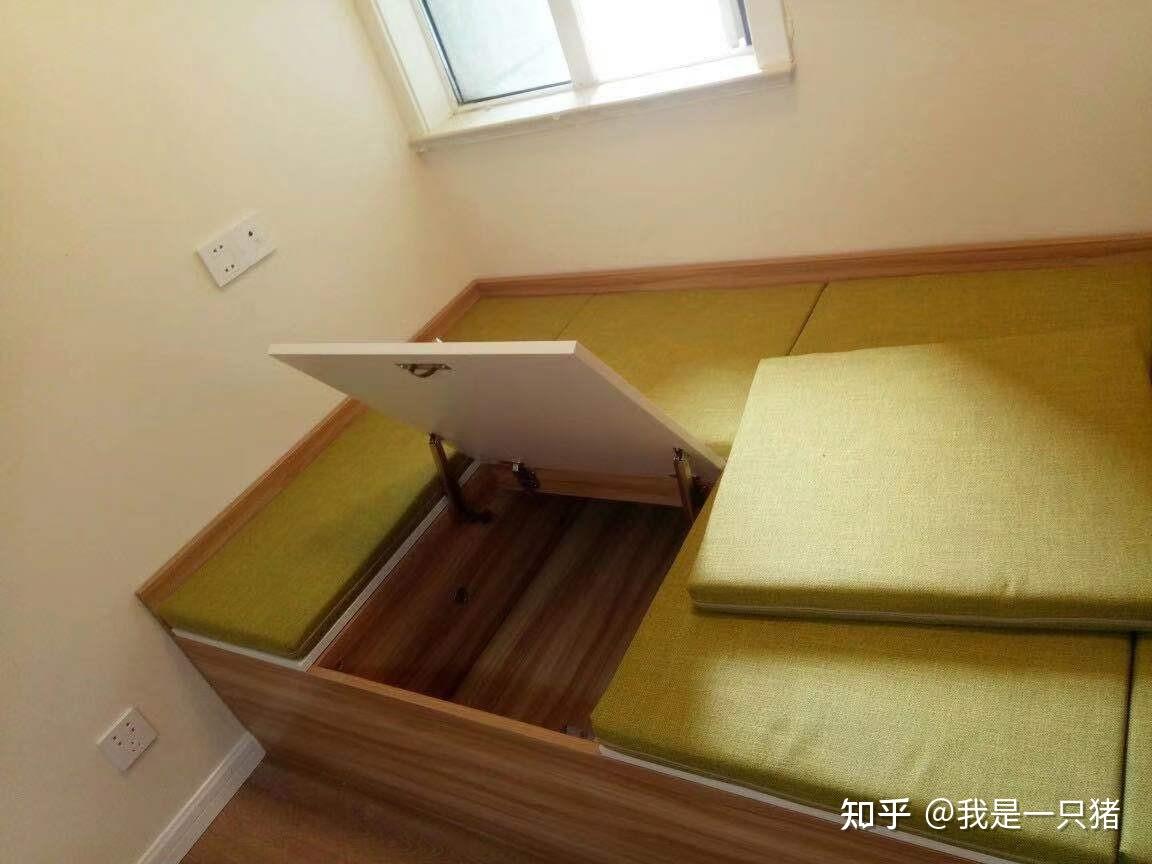 物柜,垫子也可以根据储物柜分块,方便存取东西,如果都是榻榻米上翻门