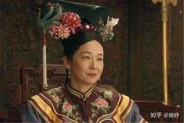 总而言之,周莹是一位爱国的女商人,她的心胸胜过千万个男人.