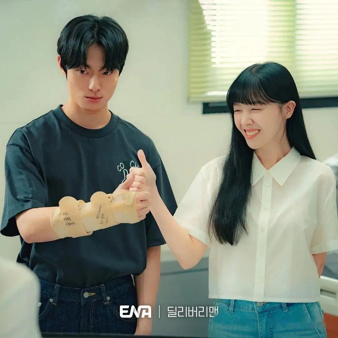 由《我叫金三顺》,《有品位的她》导演金允哲执导,小说原作者担任编剧