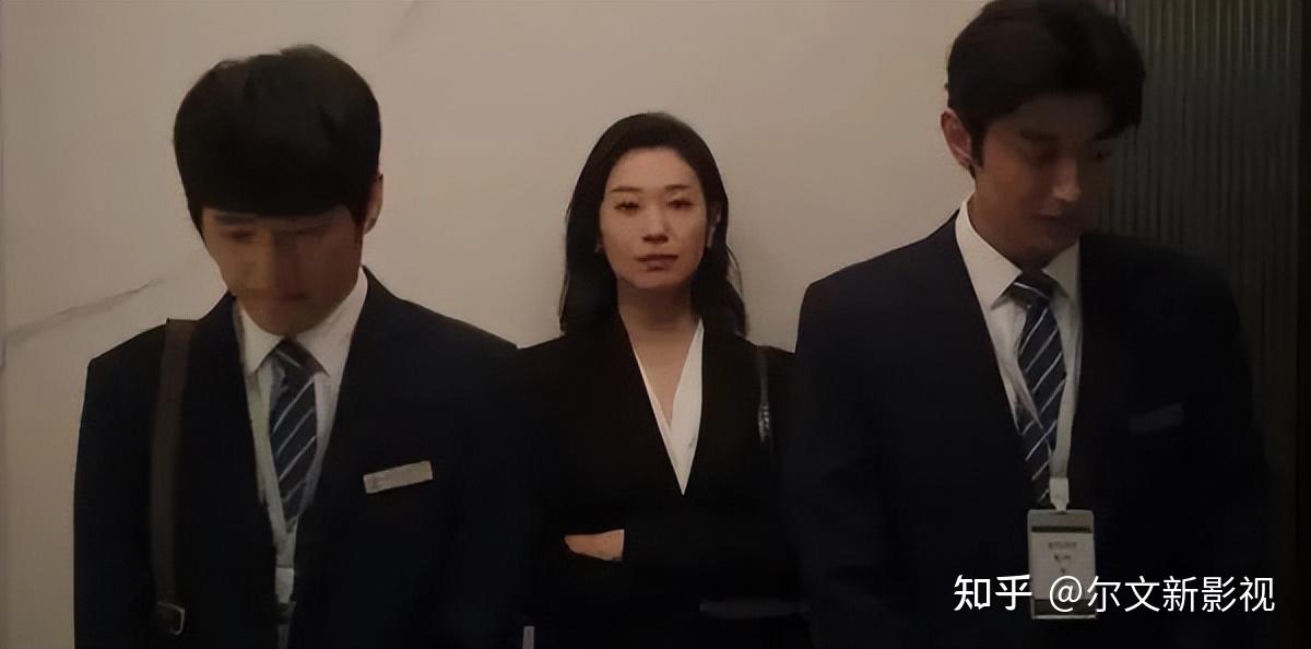 《前途无量》：面对离婚上司罗莎的直白追求，郑帅为何能坐怀不乱 - 知乎