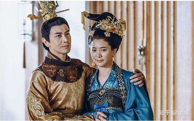 只有金戈铁马的豪情,气吞日月的帝王,百战浴血的猛将,高冠博带的高士