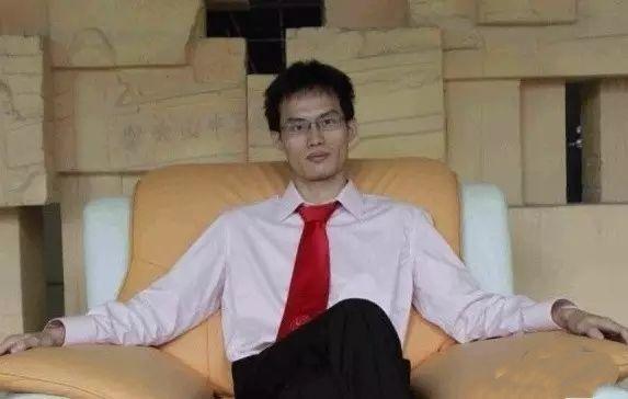 复旦大学汕头籍杀手林森浩,身高1米85,高颧骨,高考780多分,本科就读于