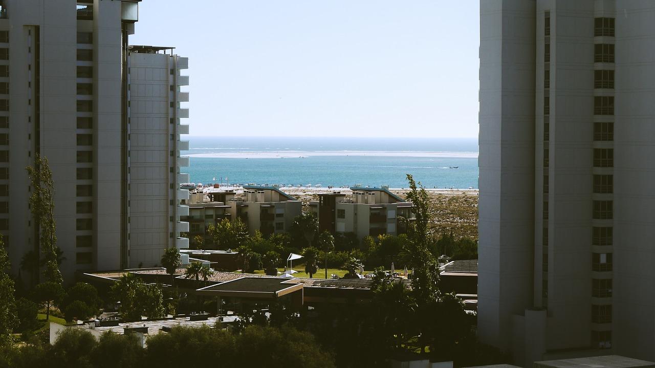 5. 价格性价比分析