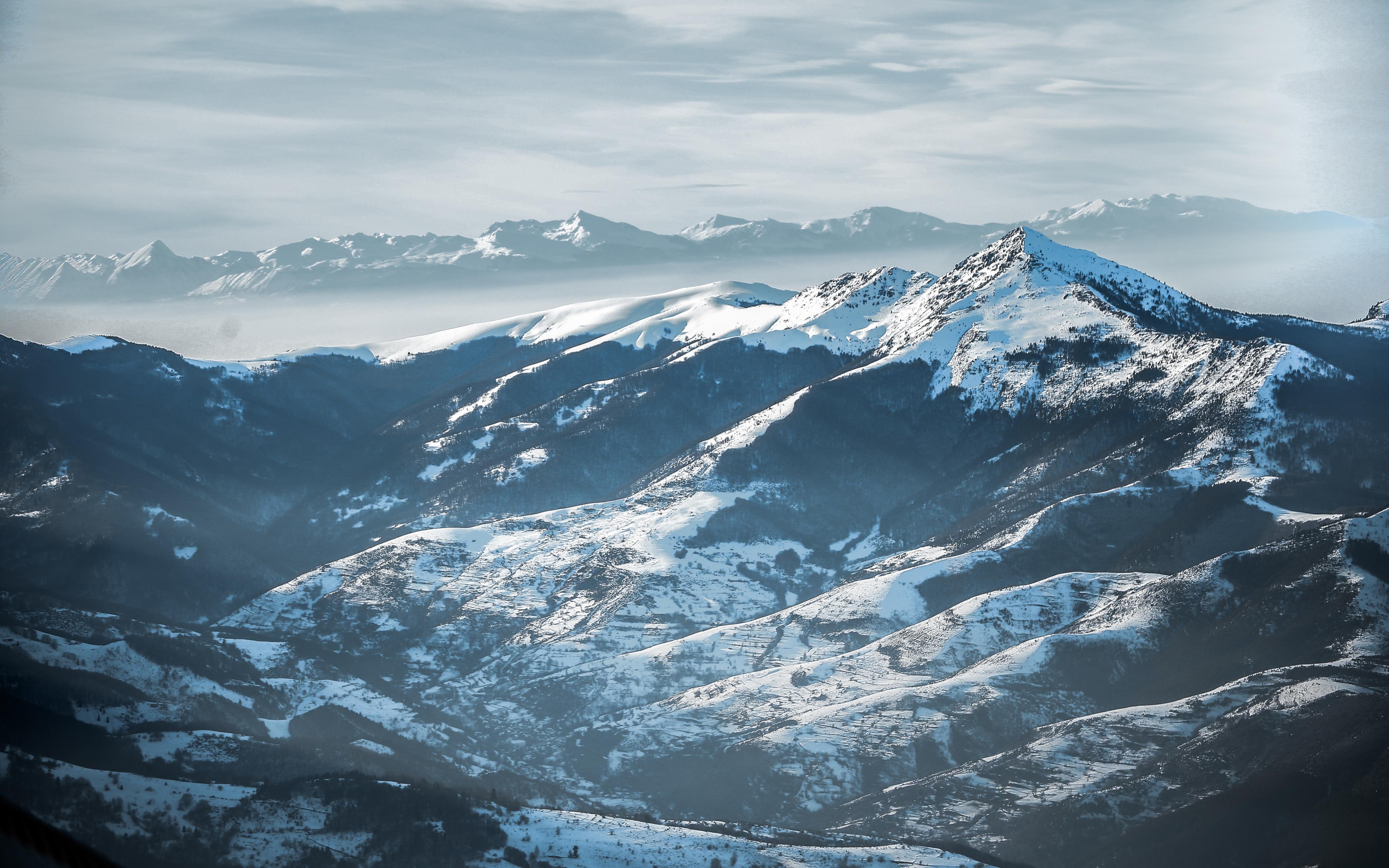 有哪些冷色调背景图壁纸