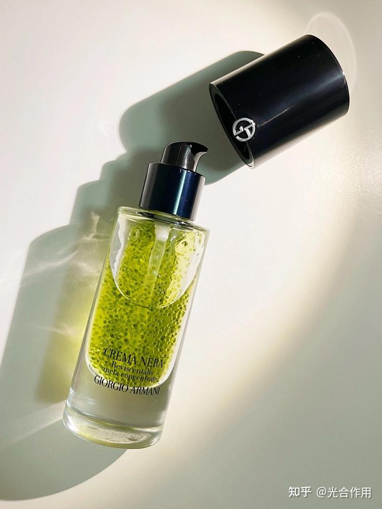 3.阿玛尼黑钥匙绿精华