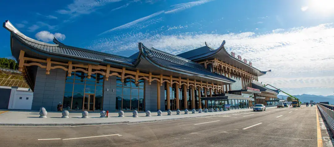 ccdi足迹张吉怀高铁近日通车吉首东站精品旅游线路上的全国精品观摩站