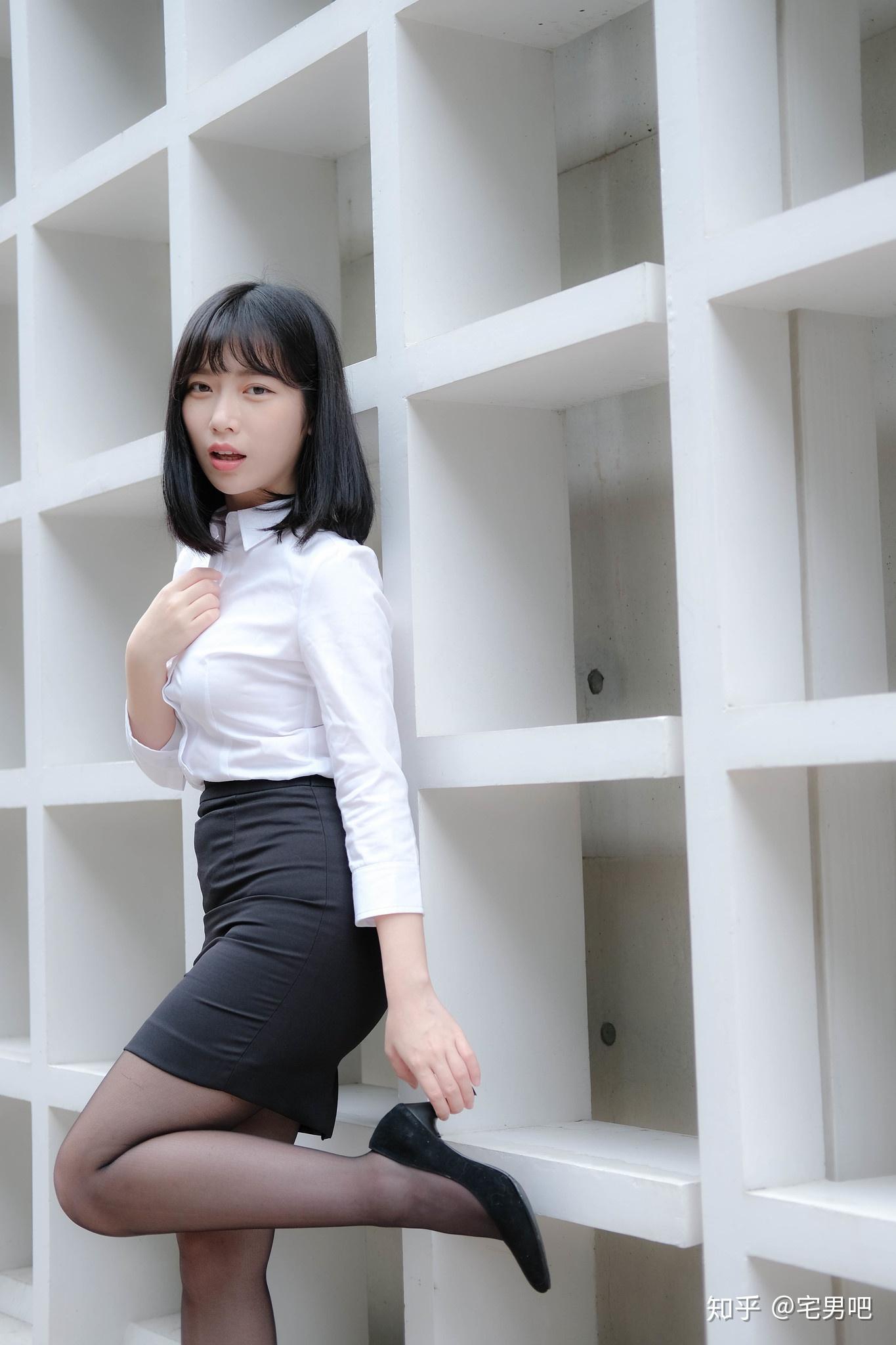 专注分享各类清纯美图,如有侵权,请联系删除哦!宅男吧